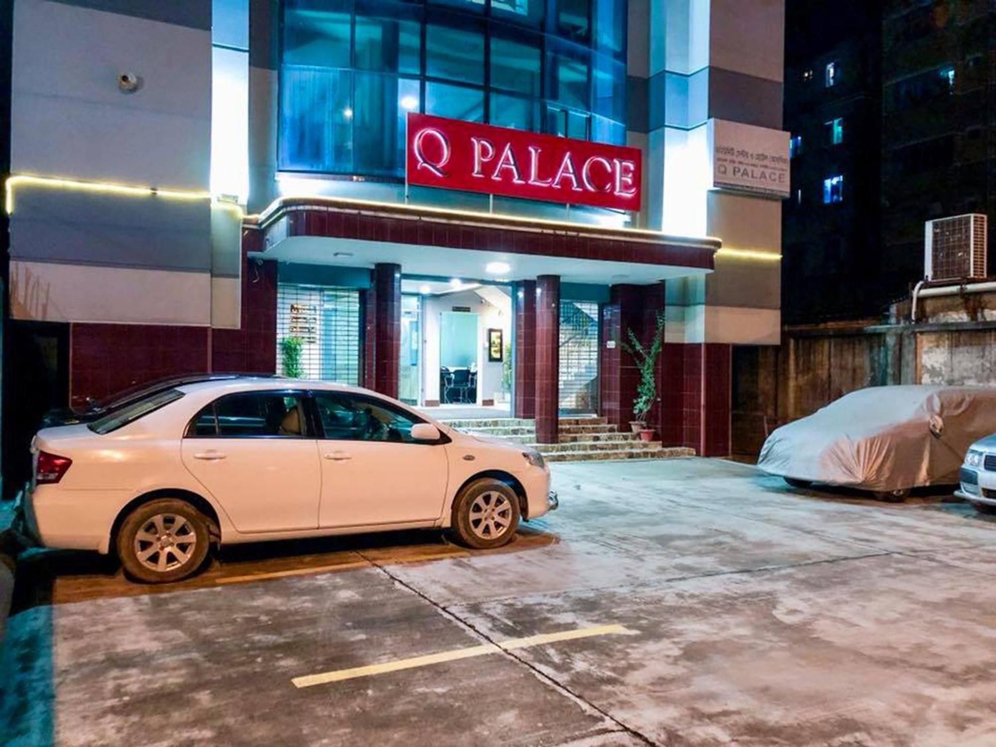 Q Palace Hotel Comilla Buitenkant foto